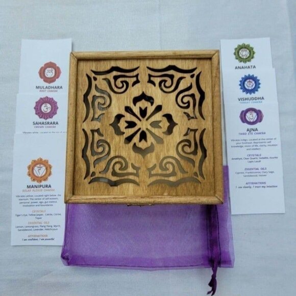 Reiki Chakra Crystal Boxed Gift Set 2 - Align, Relax, and Energize Your Practice - Picture 4 of 4